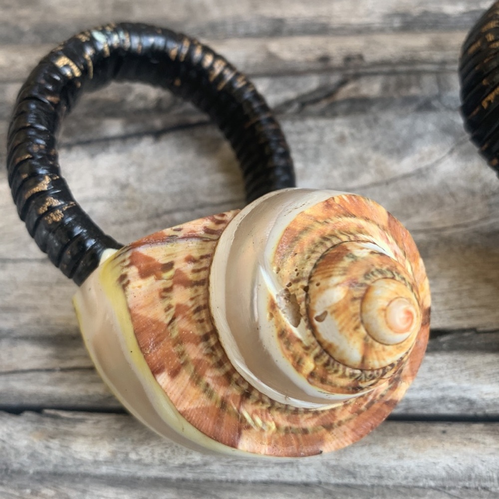 Vintage Seashell Napkin Rings - Picture 3 of 13